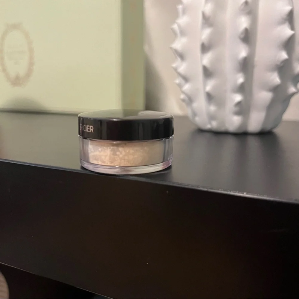 Laura Mercier Translucent Loose Setting Powder Mini Size 0.07 Oz NWT